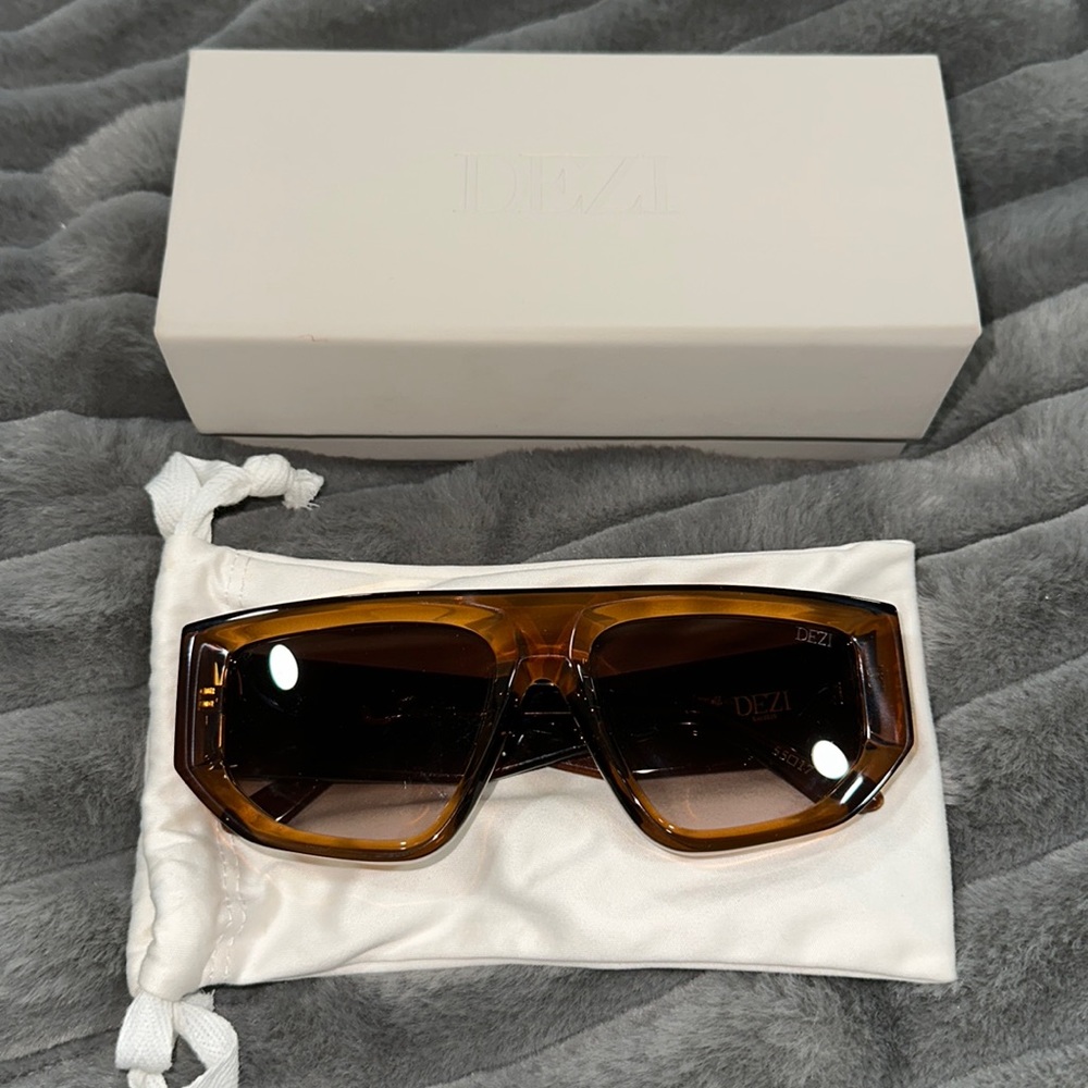 Dezi Backtrack Sunglasses